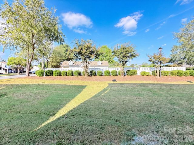 152 Clydesdale Court, Matthews, NC 28104