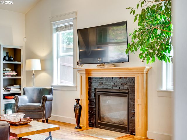 2695 Nw MT ASHLAND Dr, Mc Minnville, OR 97128