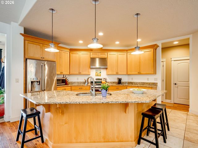 2695 Nw MT ASHLAND Dr, Mc Minnville, OR 97128