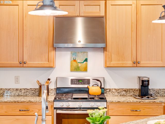 2695 Nw MT ASHLAND Dr, Mc Minnville, OR 97128