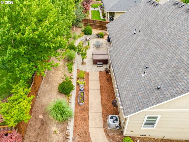 2695 Nw MT ASHLAND Dr, Mc Minnville, OR 97128