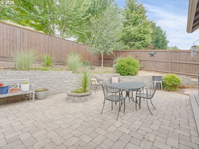 2695 Nw MT ASHLAND Dr, Mc Minnville, OR 97128