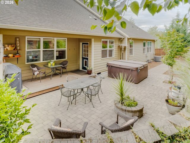 2695 Nw MT ASHLAND Dr, Mc Minnville, OR 97128