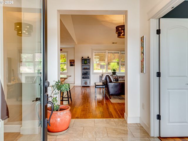 2695 Nw MT ASHLAND Dr, Mc Minnville, OR 97128