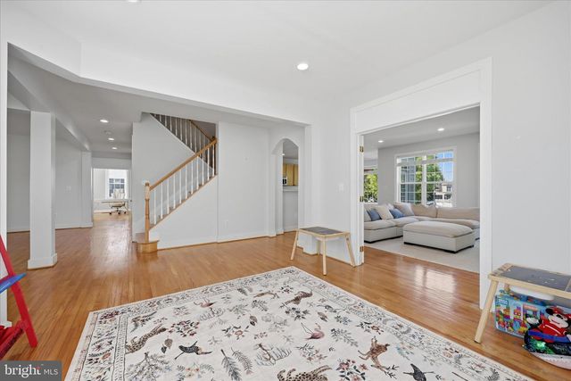 218 BRADDOCK ST, Charles Town, WV 25414