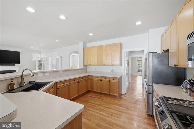 218 BRADDOCK ST, Charles Town, WV 25414