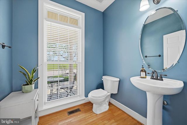 218 BRADDOCK ST, Charles Town, WV 25414