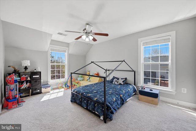 218 BRADDOCK ST, Charles Town, WV 25414