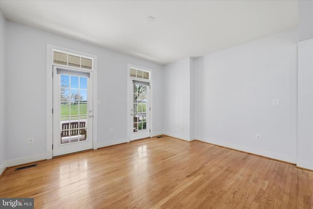 218 BRADDOCK ST, Charles Town, WV 25414