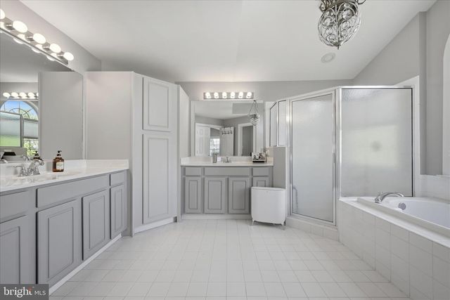 218 BRADDOCK ST, Charles Town, WV 25414