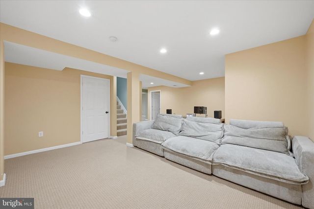 218 BRADDOCK ST, Charles Town, WV 25414