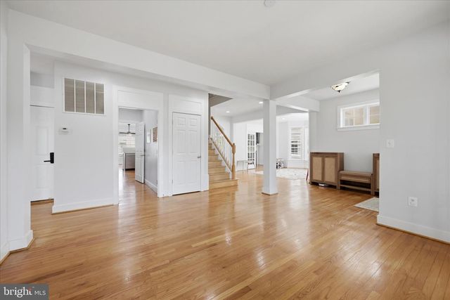 218 BRADDOCK ST, Charles Town, WV 25414