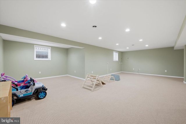 218 BRADDOCK ST, Charles Town, WV 25414