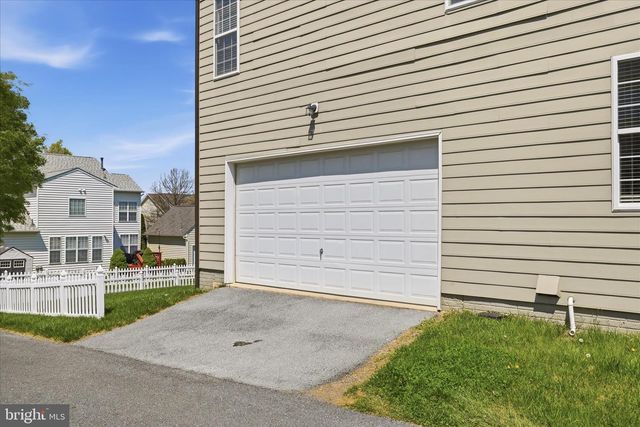 218 BRADDOCK ST, Charles Town, WV 25414
