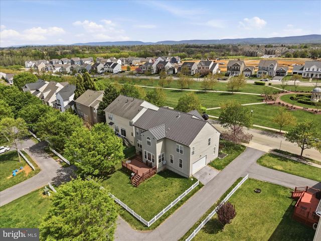 218 BRADDOCK ST, Charles Town, WV 25414