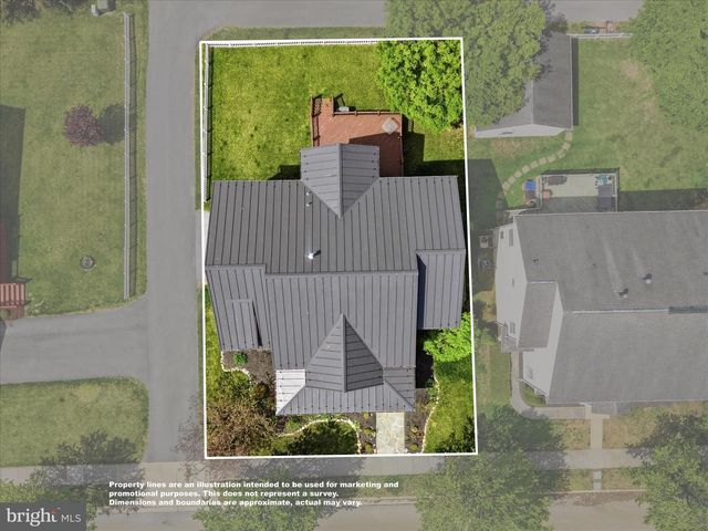 218 BRADDOCK ST, Charles Town, WV 25414