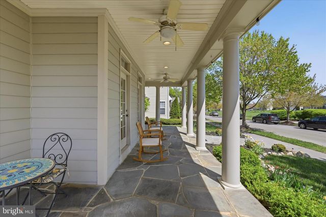 218 BRADDOCK ST, Charles Town, WV 25414