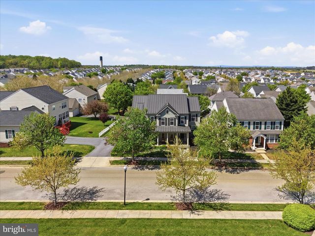 218 BRADDOCK ST, Charles Town, WV 25414