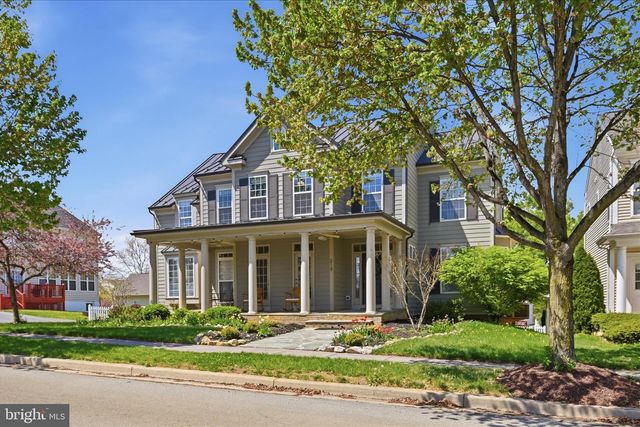 218 BRADDOCK ST, Charles Town, WV 25414