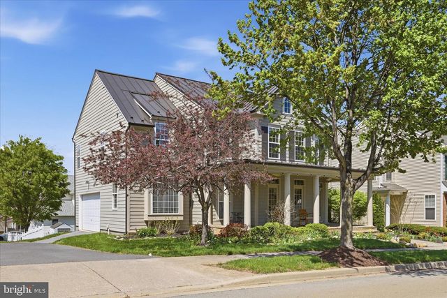 218 BRADDOCK ST, Charles Town, WV 25414