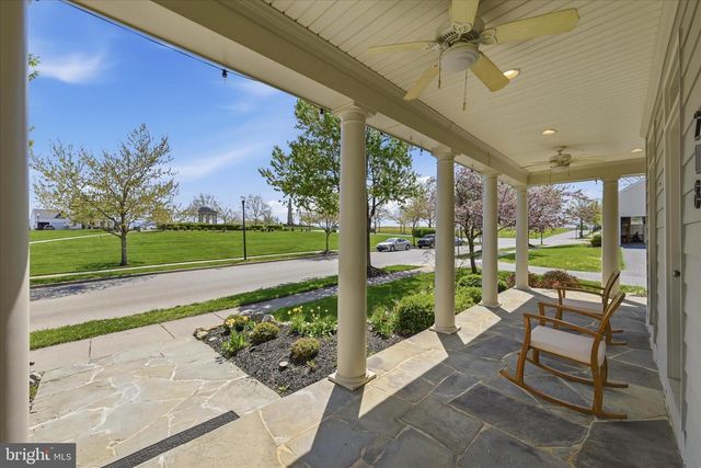 218 BRADDOCK ST, Charles Town, WV 25414