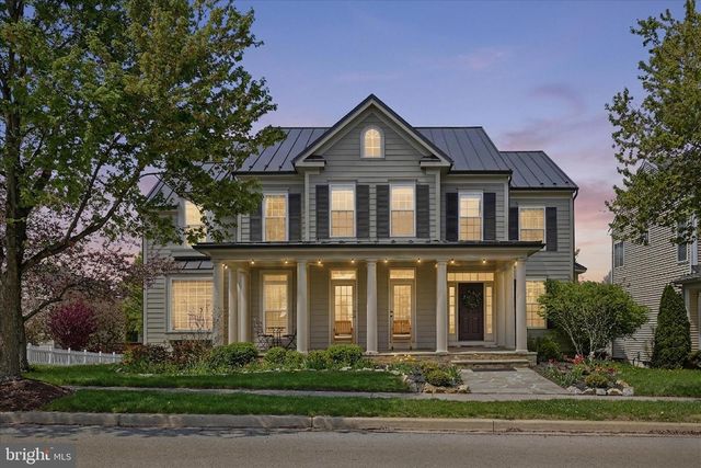 218 BRADDOCK ST, Charles Town, WV 25414