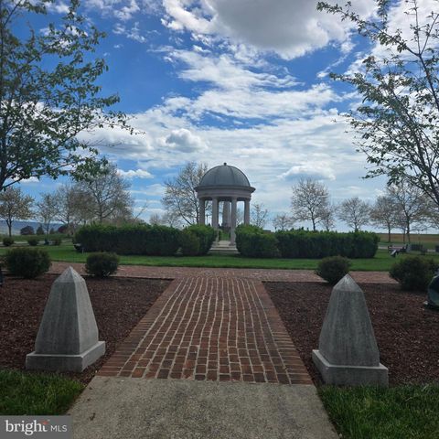 218 BRADDOCK ST, Charles Town, WV 25414