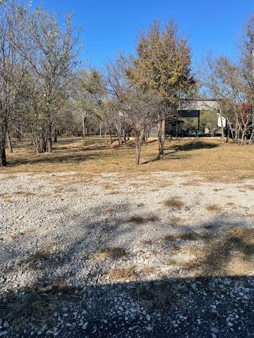 137 Buffalo Gap Drive, Bridgeport, TX 76426