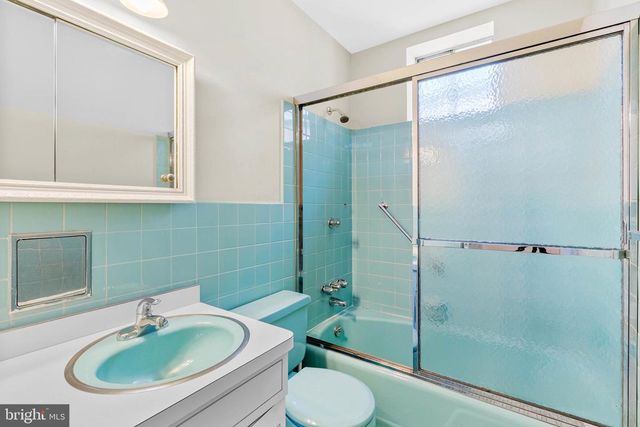 1833 SPRUCE ST, Philadelphia, PA 19103