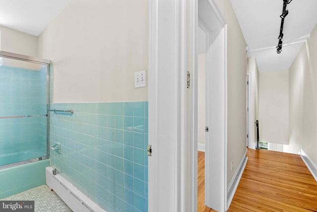 1833 SPRUCE ST, Philadelphia, PA 19103