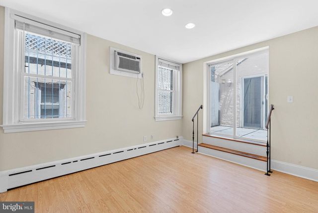 1833 SPRUCE ST, Philadelphia, PA 19103