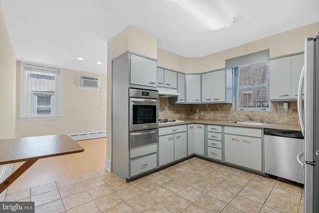 1833 SPRUCE ST, Philadelphia, PA 19103