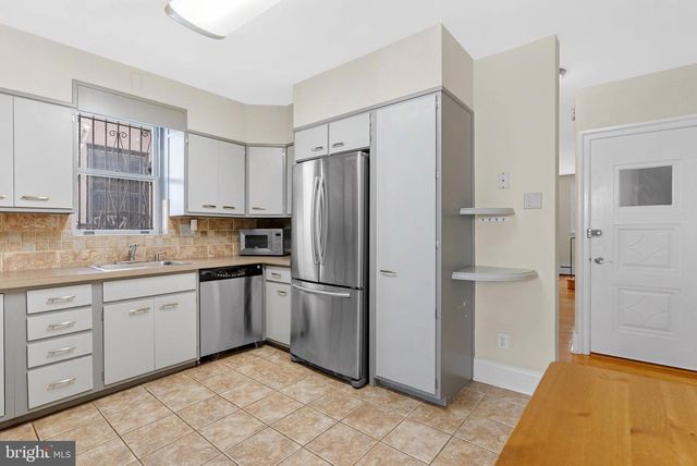 1833 SPRUCE ST, Philadelphia, PA 19103