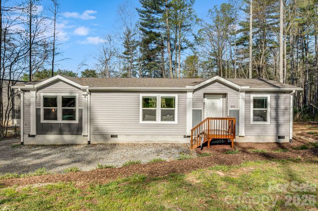 1923 Ridge Road, Hendersonville, NC 28792