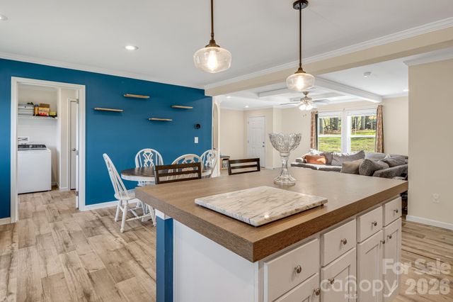 1923 Ridge Road, Hendersonville, NC 28792