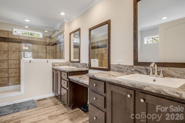 1923 Ridge Road, Hendersonville, NC 28792