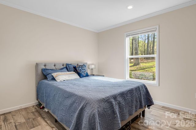 1923 Ridge Road, Hendersonville, NC 28792