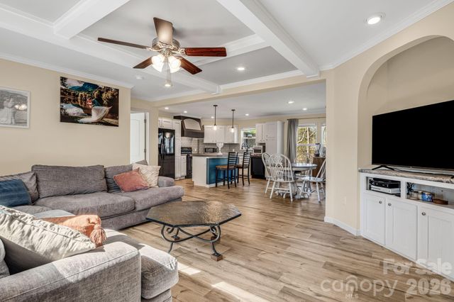 1923 Ridge Road, Hendersonville, NC 28792
