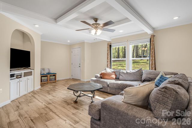 1923 Ridge Road, Hendersonville, NC 28792