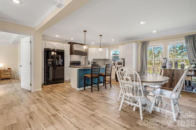 1923 Ridge Road, Hendersonville, NC 28792