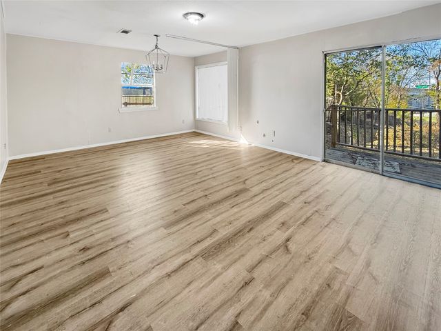 1009 E 11th Street, Dallas, TX 75203