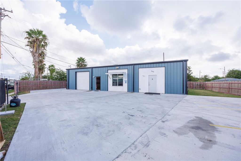 4058 Lou St, Corpus Christi, TX 78405 — photo 3