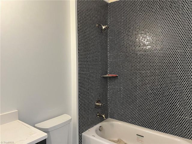 3814 Pinewood Lake Drive, Winston-salem, NC 27106