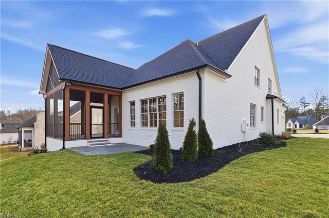 3814 Pinewood Lake Drive, Winston-salem, NC 27106