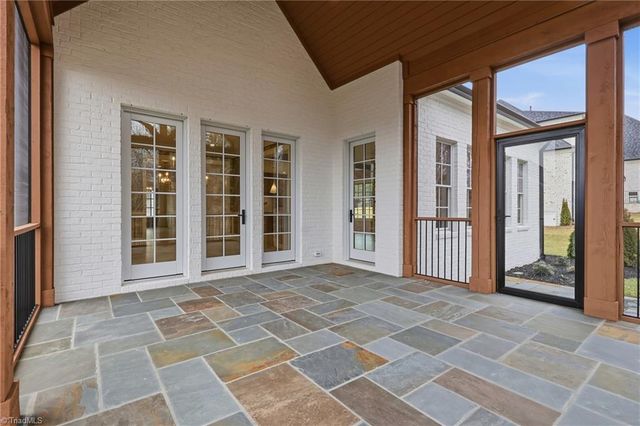 3814 Pinewood Lake Drive, Winston-salem, NC 27106