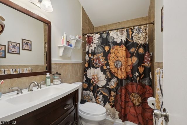 23 Fordham Trl, Hopatcong Boro, NJ 07843