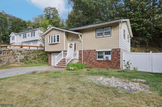 23 Fordham Trl, Hopatcong Boro, NJ 07843