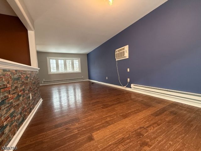 23 Fordham Trl, Hopatcong Boro, NJ 07843