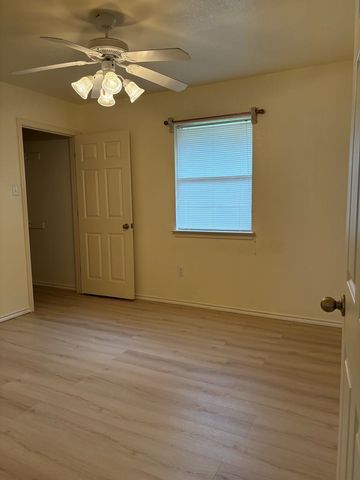 224 Coronado Circle, Kerrville, TX 78028