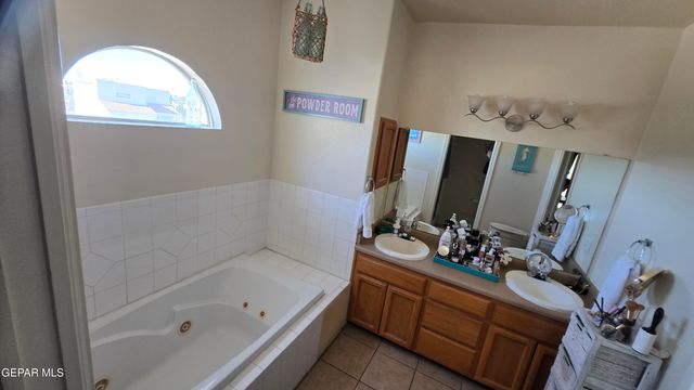 6356 MITZI BOND, El Paso, TX 79932
